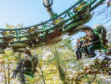 Stahlachterbahn-Darkride-Hybrid